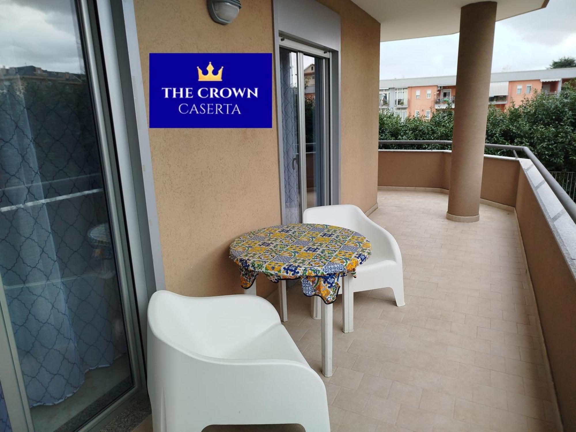 The Crown Caserta San Nicola La Strada Exterior photo