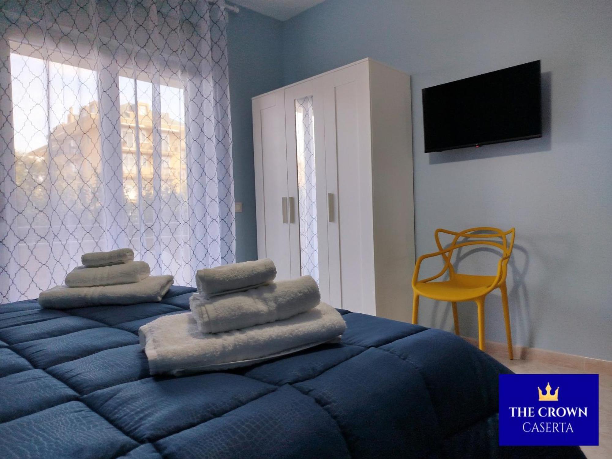 The Crown Caserta San Nicola La Strada Exterior photo